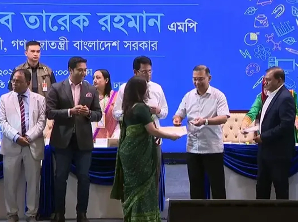 শতাধিক গুণী শিক্ষককে সম্মাননা দিলেন প্রধানমন্ত্রী