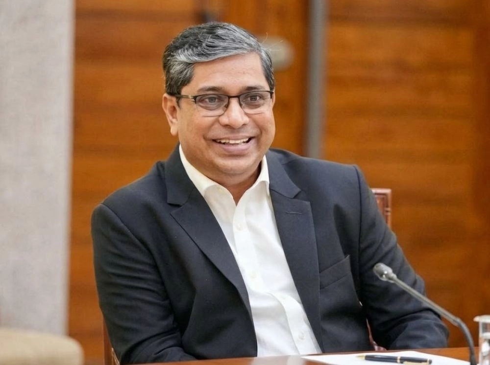 বাংলাদেশের ইতিহাসে এই প্রথম কোনো বিরোধী দল চকলেট পাচ্ছে: শাহে আলম