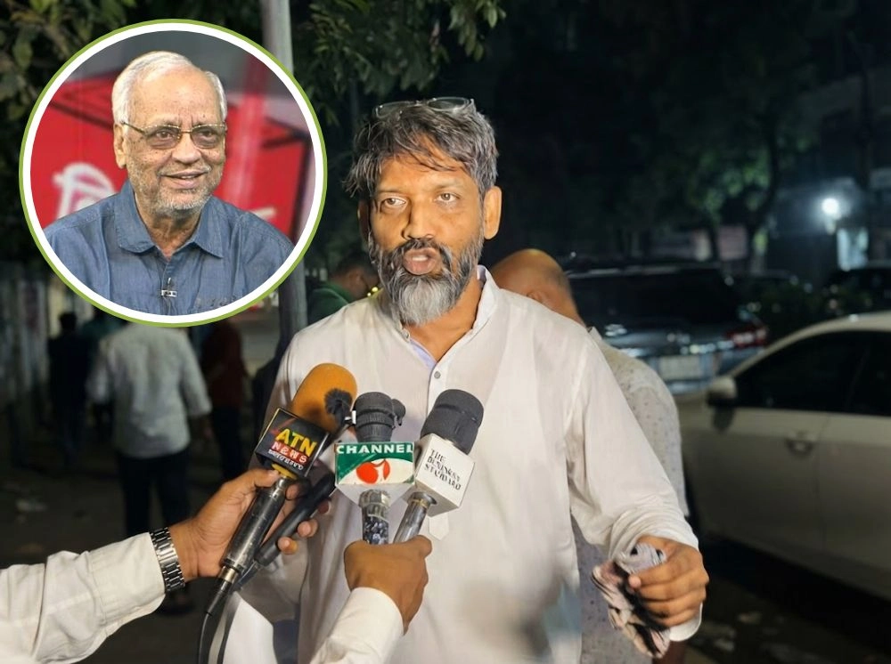 দুর্নীতির বিরুদ্ধে আওয়াজ তোলায় বাবাকে হেনস্তা করা হচ্ছে