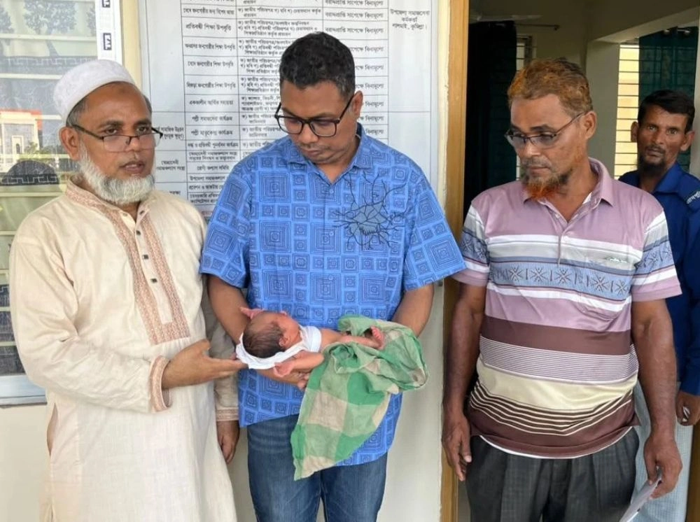 কুমিল্লায় নবজাতককে রেখে উধাও মা, আশ্রয় দিল প্রশাসন