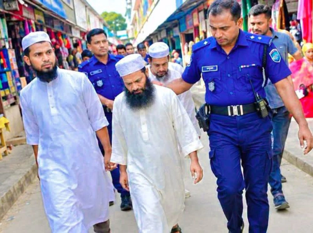 মাদ্রাসার নামে ভুয়া রশিদ বই দিয়ে টাকা কালেকশন, ৩ প্রতারক আটক