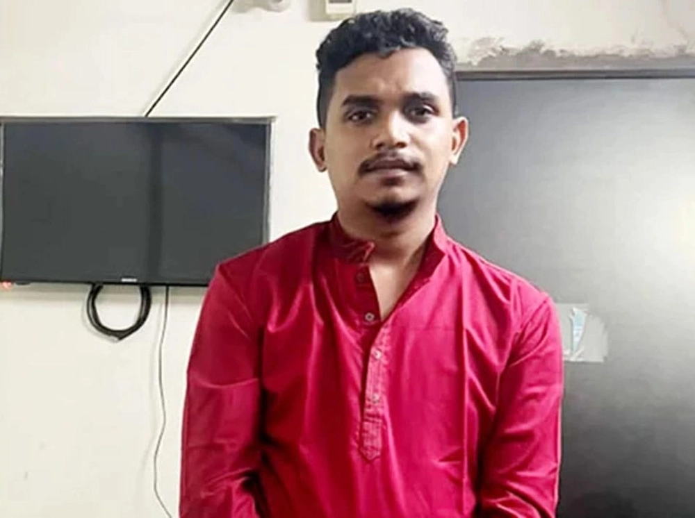 ছিনতাইয়ের বাইক বিক্রির বিজ্ঞাপন, পুলিশ কনস্টেবলসহ গ্রেফতার ৪