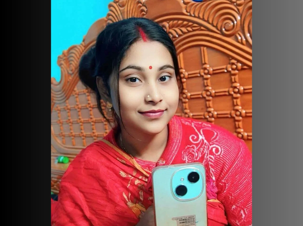 মাত্র চার মাসের সংসার, প্রতিমার কপালে সিঁদুর পরাতে গিয়ে প্রাণ হারাল নববধূ