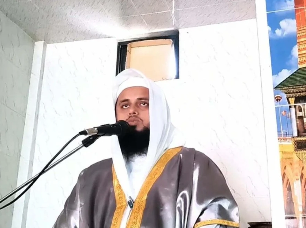 খুতবায় হাসিনাকে ‘স্বৈরাচার’ বলায় খতিবকে অব্যাহতি
