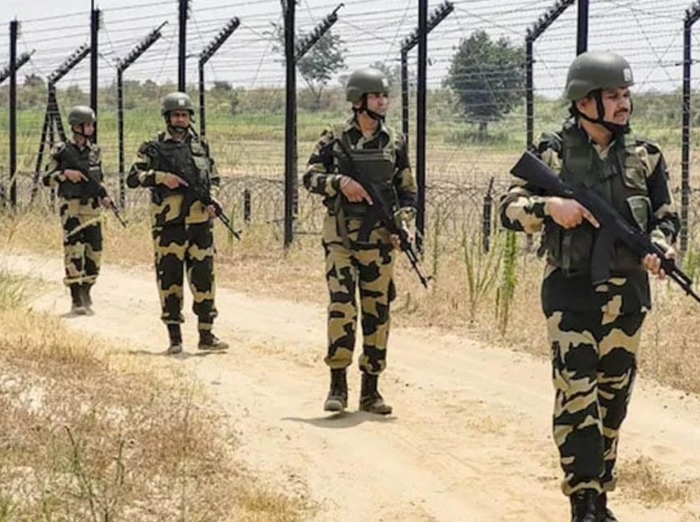 আসামে বিএসএফের বাসের ভয়াবহ দুর্ঘটনা, নিহত চালক