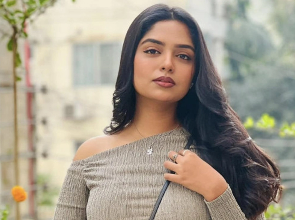 এবার বিয়ে নিয়ে মুখ খুললেন সুমাইয়া হিমি