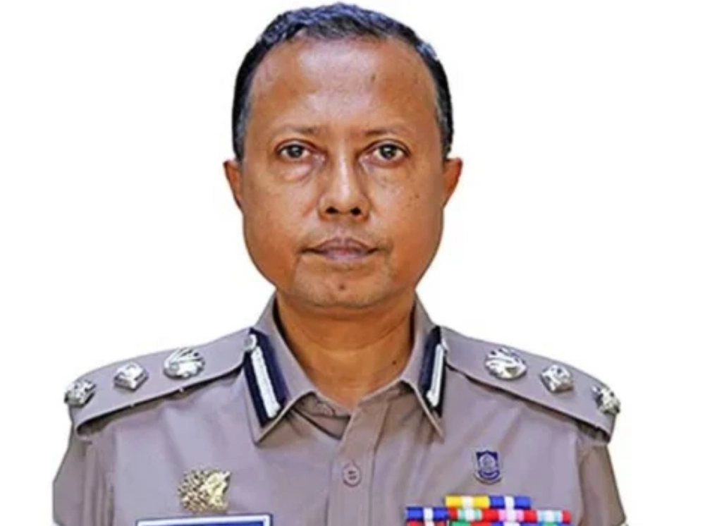 বাসায় মাদক ও ডিজে পার্টির অভিযোগে বরখাস্ত অতিরিক্ত ডিআইজি জহির