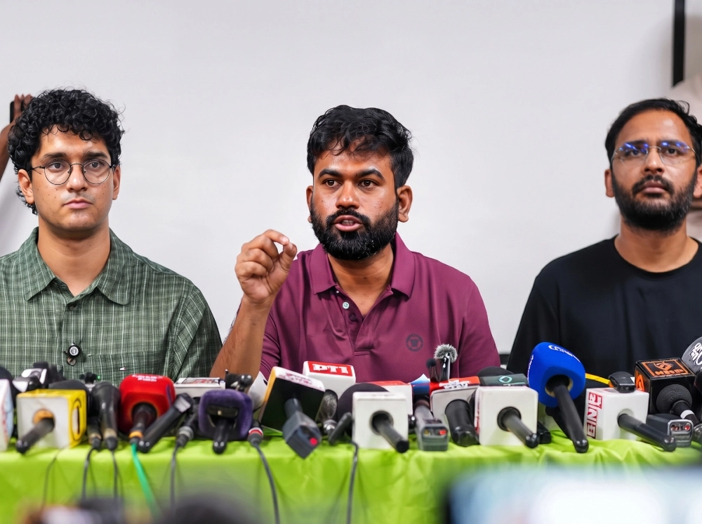 ২৪ ঘণ্টা পর মুক্তি পেলেন অভিজিৎ দীপকেসহ শীর্ষ ৩ নেতা