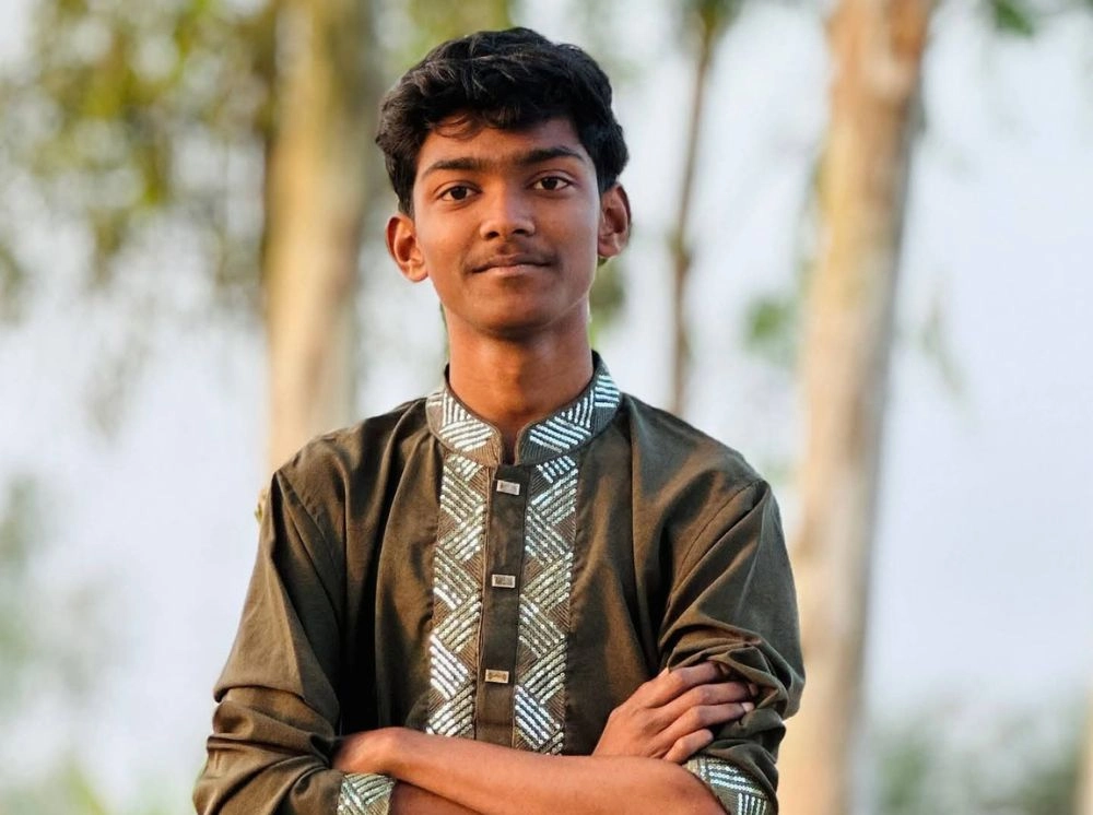 এআই নিয়ে গবেষণা করে আন্তর্জাতিক স্বীকৃতি পেল স্কুলছাত্র আশিক