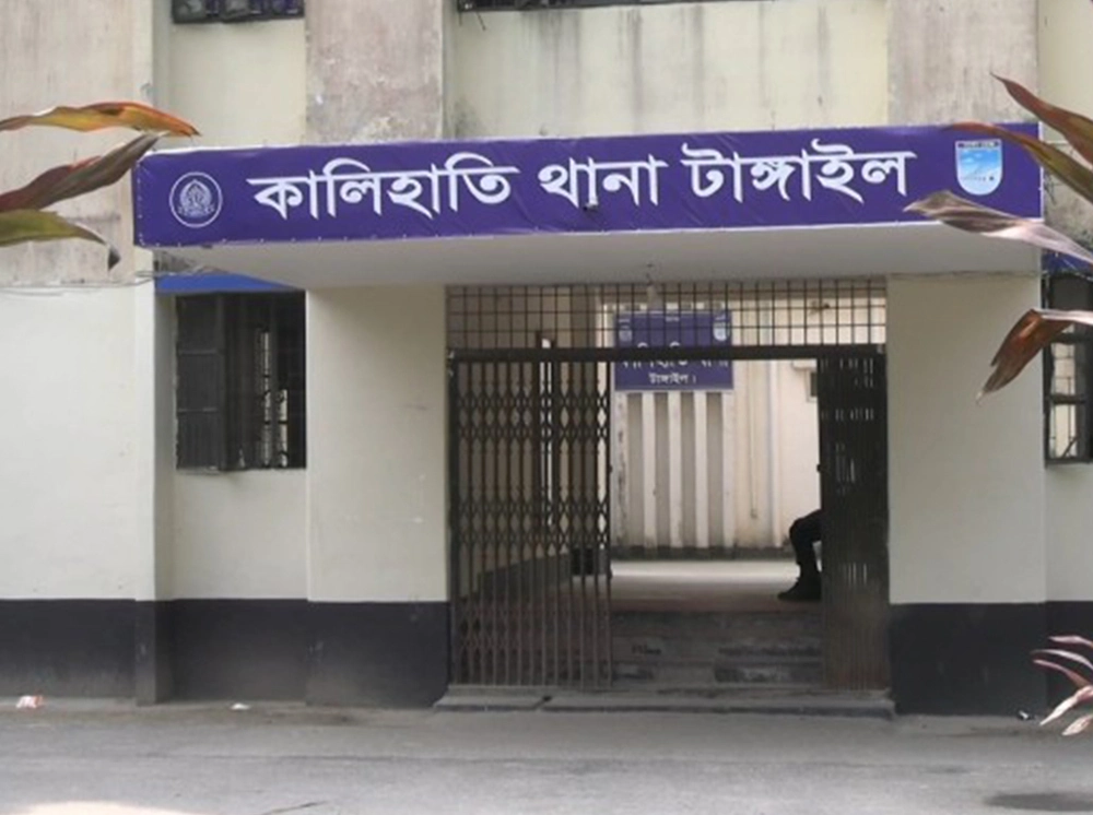 টাঙ্গাইলের ট্রাকচালককে কুপিয়ে হত্যা, আটক ২