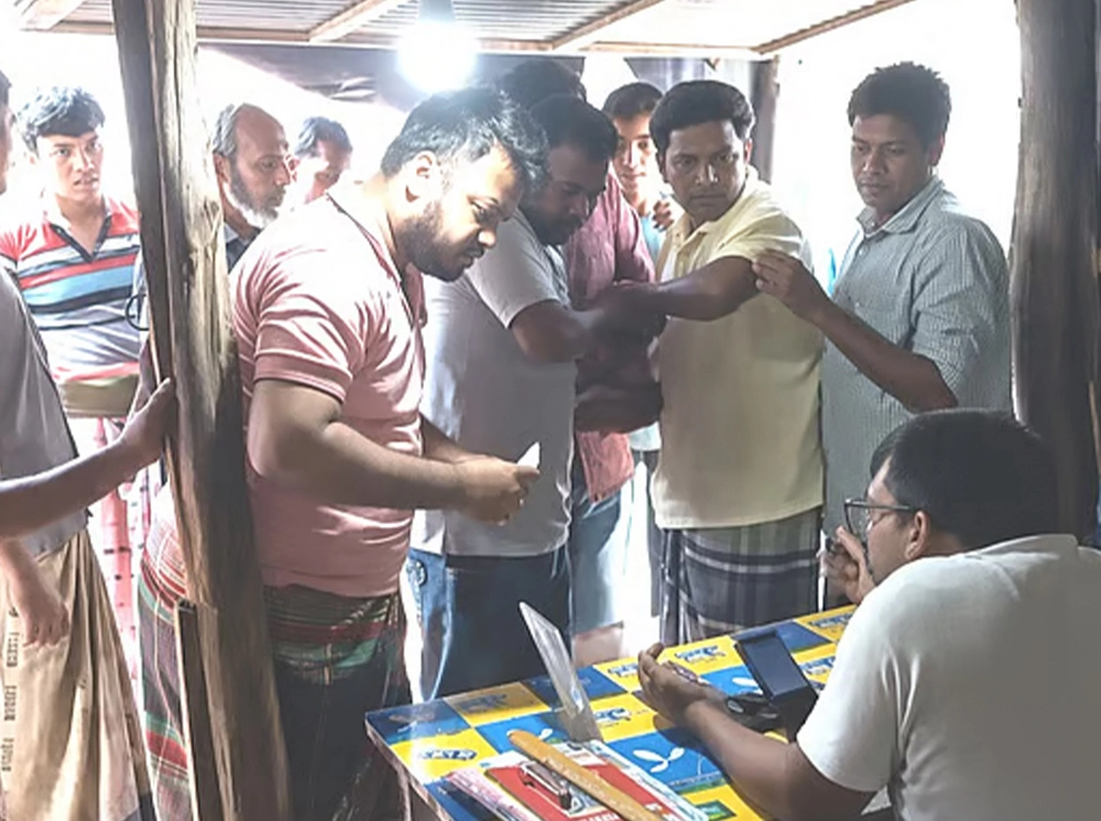 ভাই-ভাতিজির নামও তালিকায়, ইউপি সদস্যের কাছে প্রতিবন্ধী ভাতার ১২ সিম