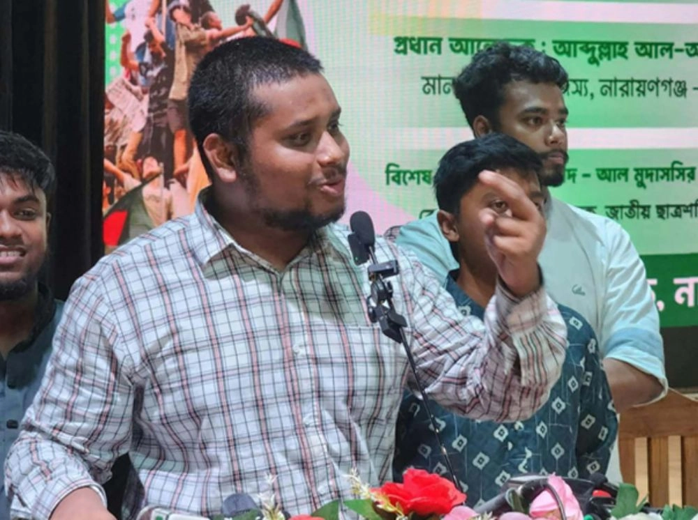 ছাত্রদলের সহায়তায় চুয়েটের ভিসি জোর করে চেয়ারে বসেছেন: হাসনাত আবদুল্লাহ