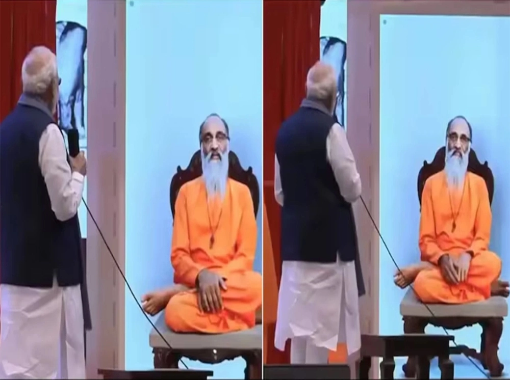 ১৯৯৩ সালে প্রয়াত ‘চিন্ময়ানন্দের’ এআই মূর্তির কাছে আশীর্বাদ নিলেন মোদি