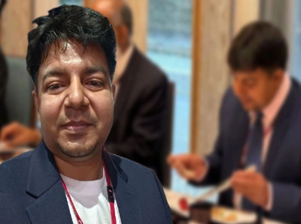 ‘আমি আসলে জানতাম না, কোন হাতে ছুরি আর কোন হাতে কাটা চামচ নিতে হয়’