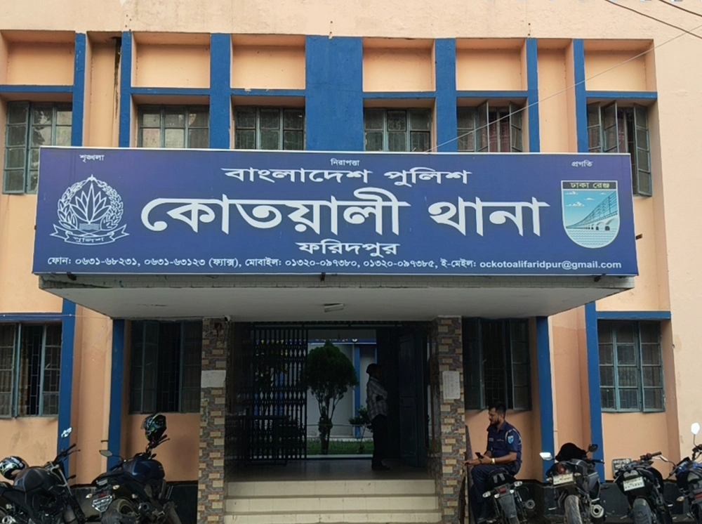 বাবার মৃত্যুর ৫ দিন পর চার বছরের শিশুকে ধর্ষণের অভিযোগ