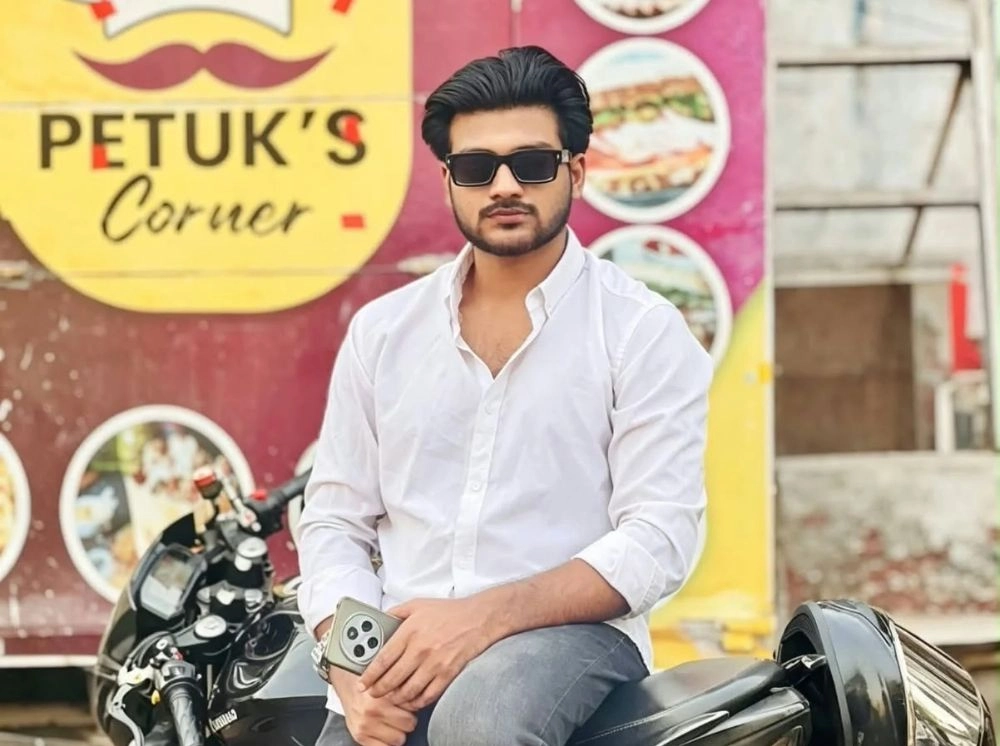 হাসপাতালে ঢুকে স্বেচ্ছাসেবক দল নেতাকে পিটুনি, ছাত্রদল নেতাকে অব্যাহতি