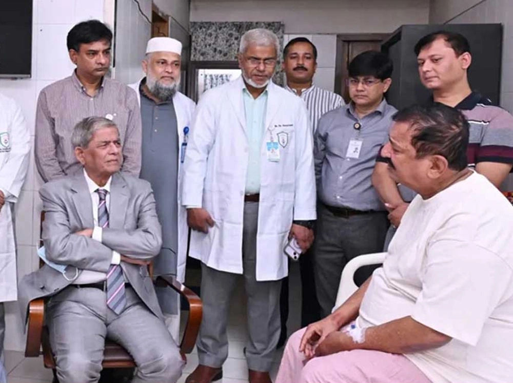 ভূমিমন্ত্রীকে দেখতে হাসপাতালে রাষ্ট্রপতি