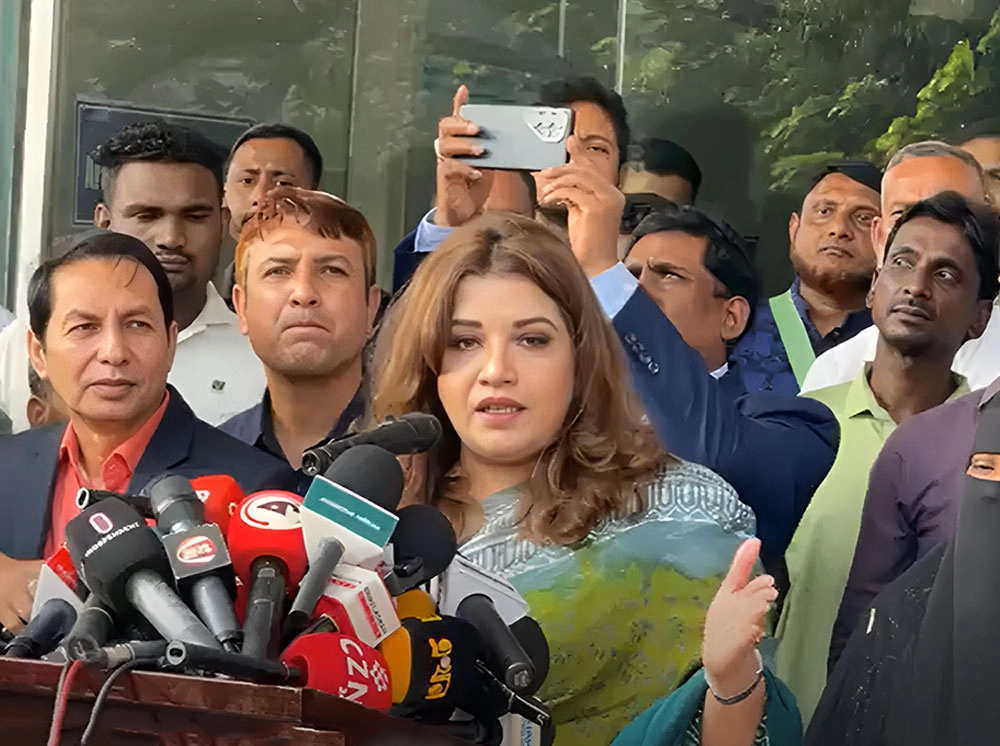 সৌদির বিমানবন্দরে হামলায় নিহত শাহেদের লাশ গ্রহণ করলেন শামা ওবায়েদ