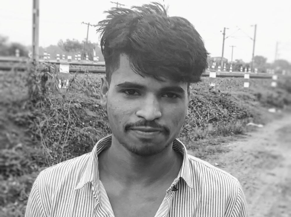 মাকে বলেছিলেন সকালে ফিরবেন, ঘুম ভাঙতেই শুনলেন ছেলে আর নেই