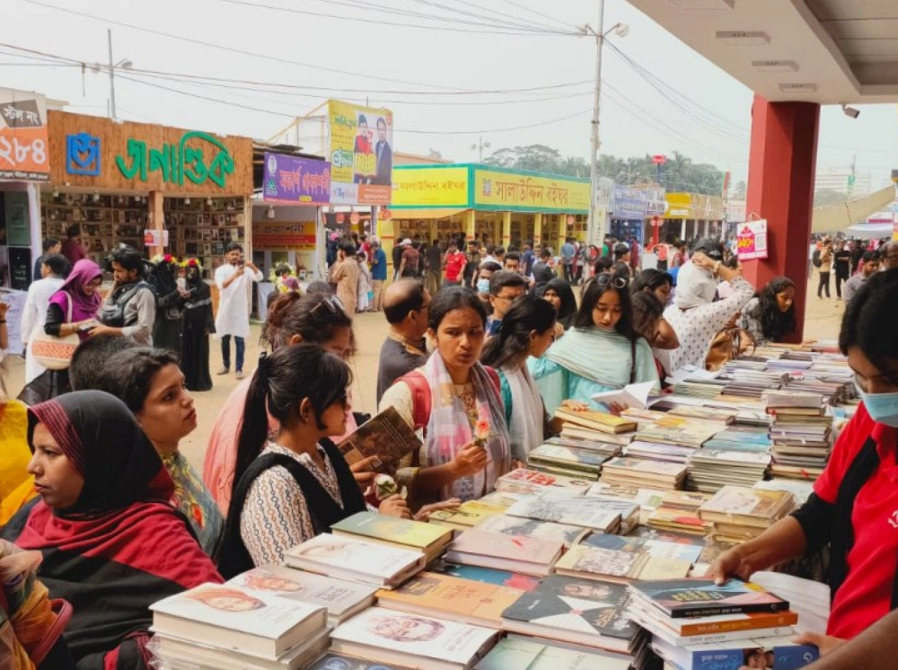 অমর একুশে বইমেলা শুরু ৭ জানুয়ারি