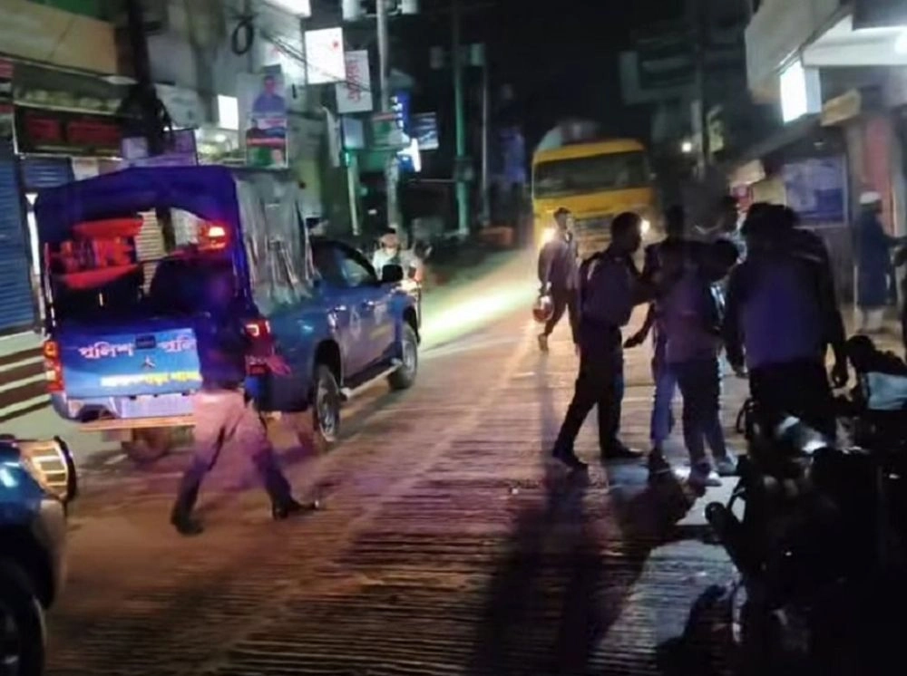 অপ্রতীম হত্যার পর কুমিল্লায় পুলিশের জোরালো অভিযান, আটক ২২৯৪