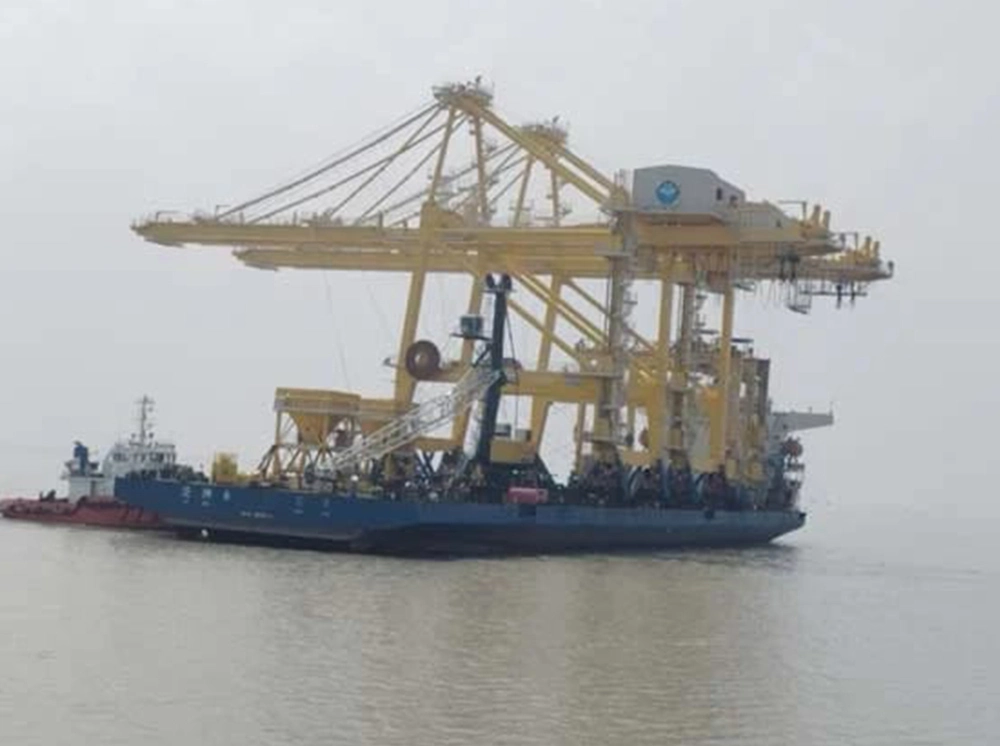 পায়রা বন্দরের প্রথম টার্মিনালে আধুনিক ৫ কার্গো হ্যান্ডলিং ইকুইপমেন্ট