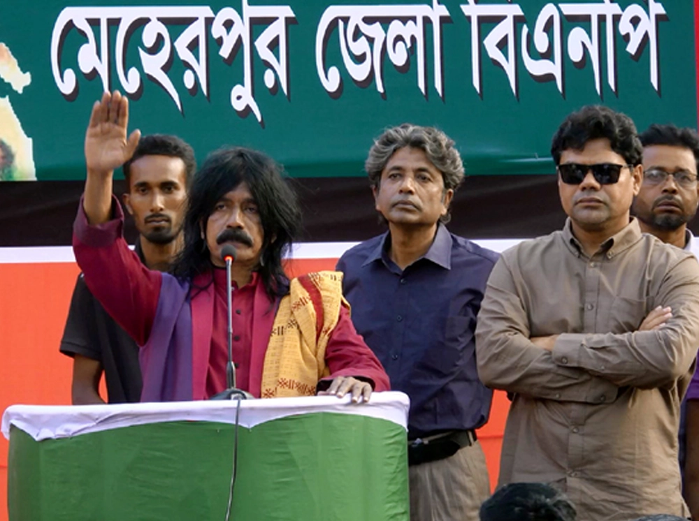 ‘সবার আগে বাংলাদেশ’ স্লোগান দিয়ে মেহেরপুরে সারের ডিলার বিক্রি: মাসুদ অরুণ