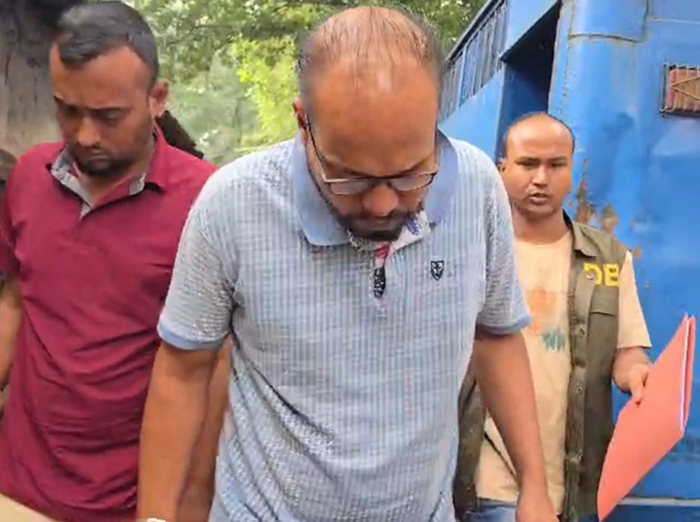 পিচ্চি রাজা পালানোর ঘটনায় ২ পুলিশ কর্মকর্তা ও তার বোন ৪ দিনের রিমান্ডে