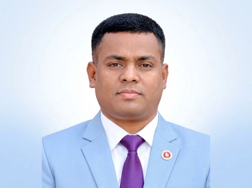 এমপির বক্তব্য শেষে ইউএনওর হাততালি, নিজেকে বললেন ‘বিএনপির লিডার’