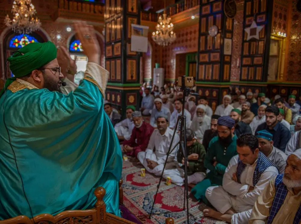 কাশ্মীরে জুমার খুতবাও নিয়ন্ত্রণ করছে ভারত