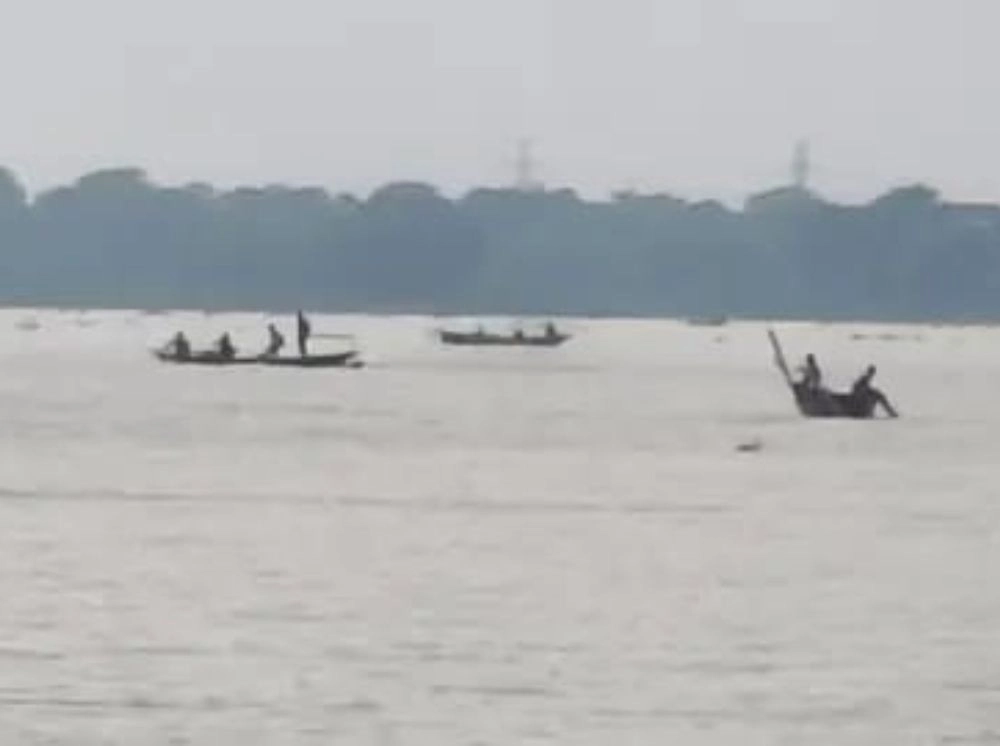পটুয়াখালীতে নিষেধাজ্ঞা উপেক্ষা করে মা ইলিশ শিকার