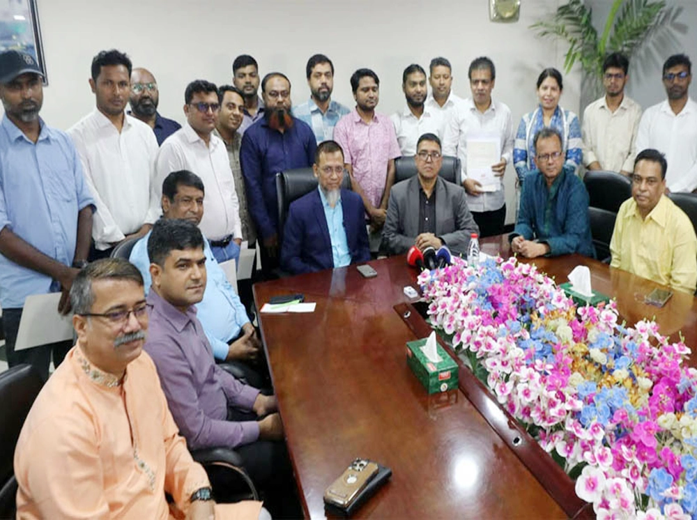বস্তুনিষ্ঠ সাংবাদিকতার স্বীকৃতি: ‘সেরা সাংবাদিক’ পুরস্কার পেলেন ১৭ সাংবাদিক
