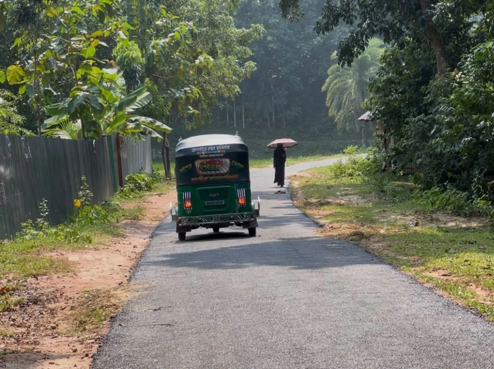 কাদা-পানির দুর্ভোগ শেষে পাকা সড়ক পেল ১০ গ্রামের মানুষ
