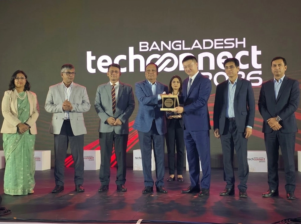 ৫ হাজার টাকায় স্মার্টফোন আনছে সরকার