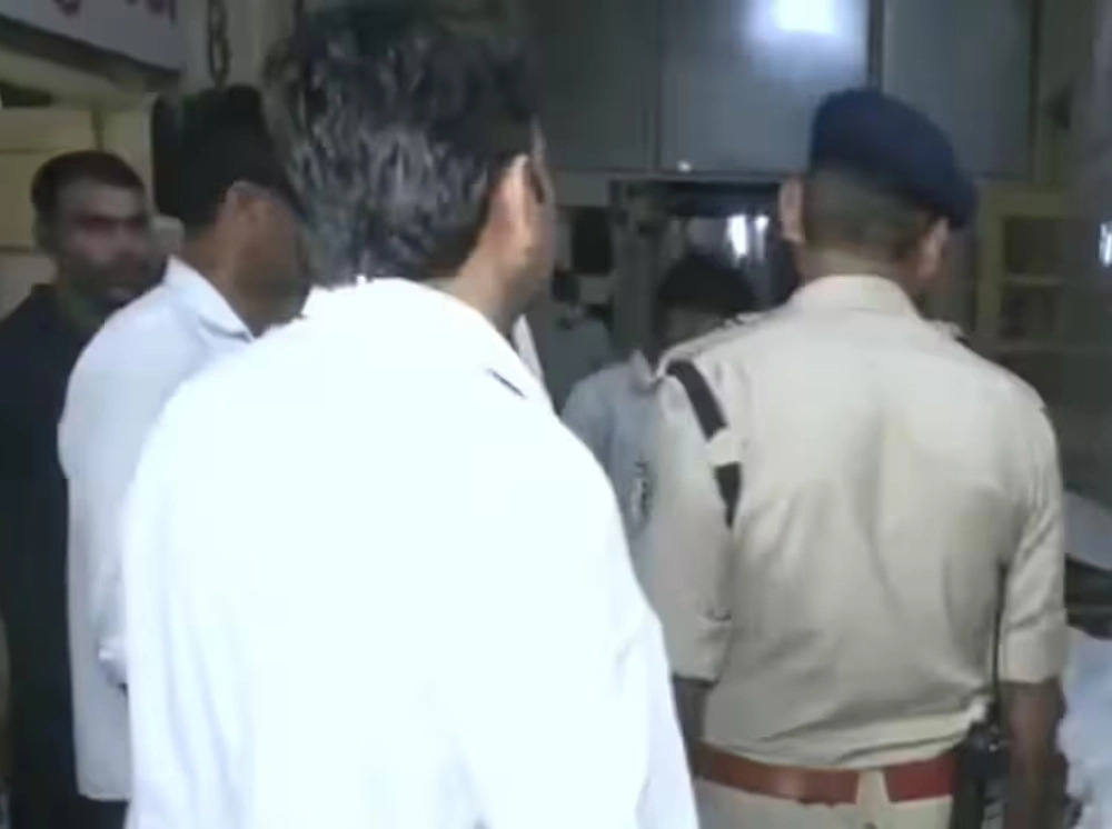 ভারতে মন্দিরে জড়ো হওয়া ভক্তদের ওপর ট্রাকের চাপা, নিহত ১২