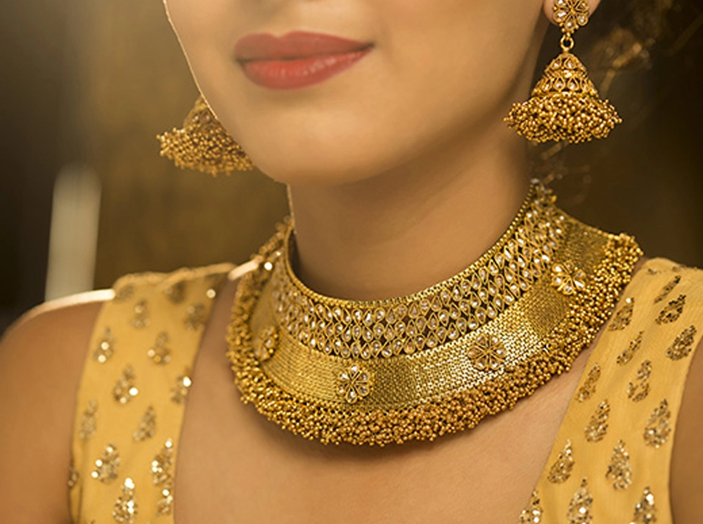 আজ যে দামে বিক্রি হচ্ছে স্বর্ণ
