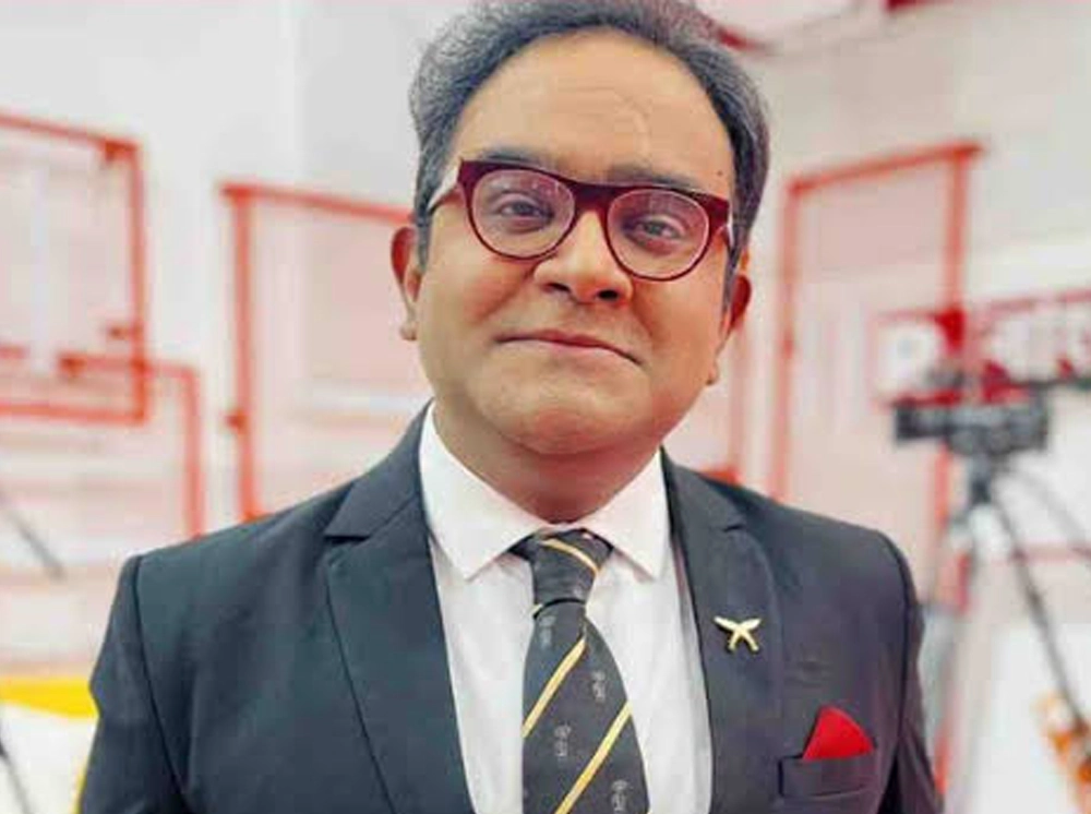 বাংলাদেশের পূজা দেখে মুগ্ধ ময়ূখ, বললেন ‘সাবাশ বাংলাদেশ’