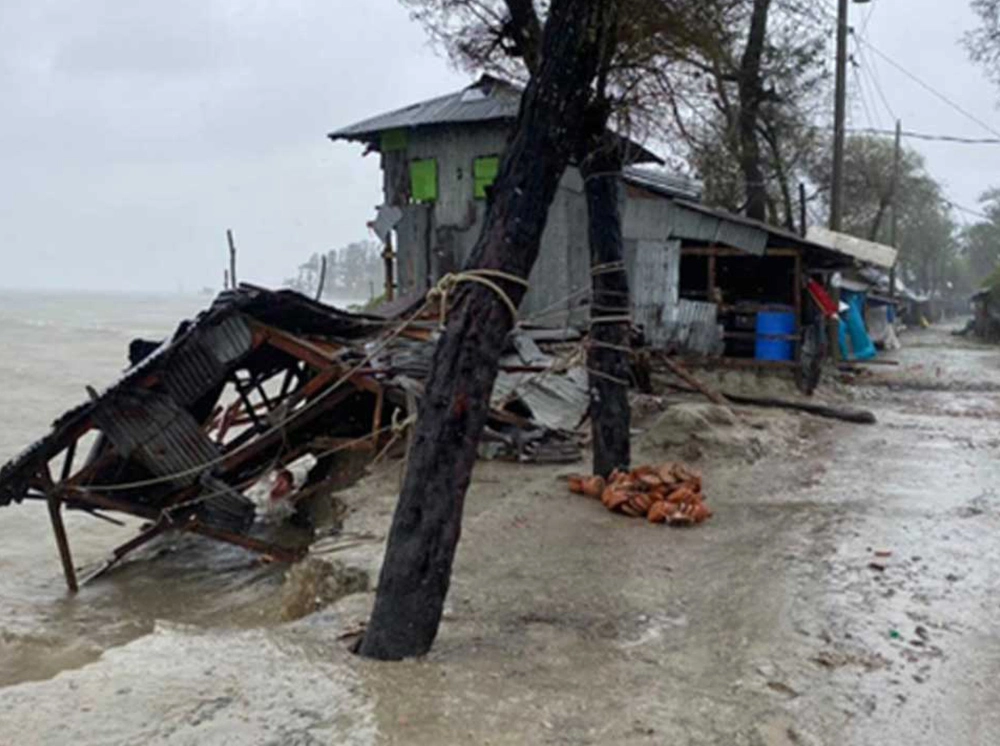 দুর্যোগের আঘাতে বারবার বিপর্যস্ত বাংলাদেশ