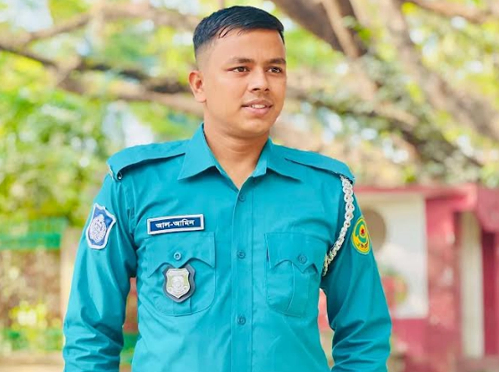 ছিনতাইকারী ধরতে গিয়ে বাসচাপায় প্রাণ গেল পুলিশ সদস্যের