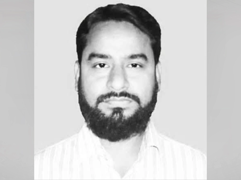 ভিডব্লিউবি কার্ড বিতরণে টাকা নেওয়ার অভিযোগ ইউপি সচিবের বিরুদ্ধে