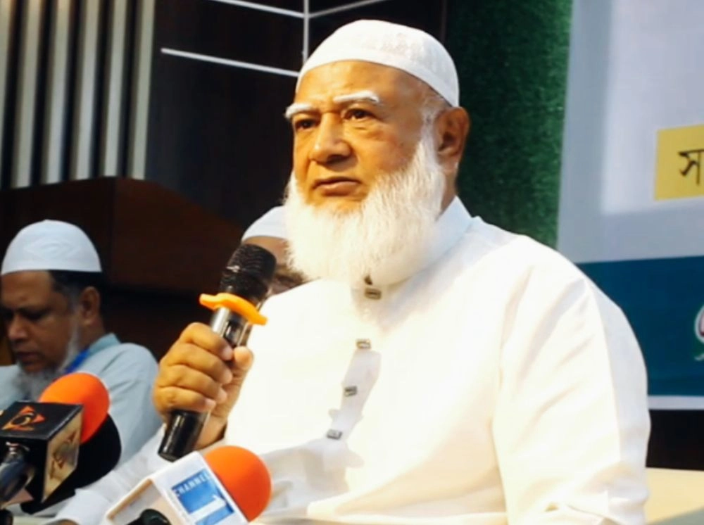 ভারত থেকে অবৈধ টাকা ও প্রাণঘাতী অস্ত্র ঢুকলে সরকার থেকে লাভ কী