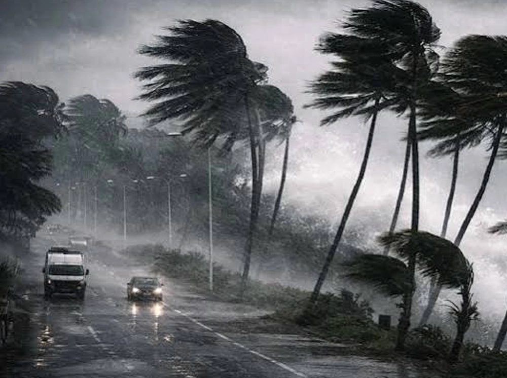রাতের মধ্যে ১৪ জেলায় ৬০ কিমি বেগে ঝড়ের শঙ্কা