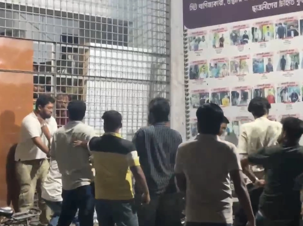 রাবিতে সাংবাদিকদের ওপর হামলা: অজ্ঞাত মামলা, দুই দিনেও হয়নি গ্রেফতার!