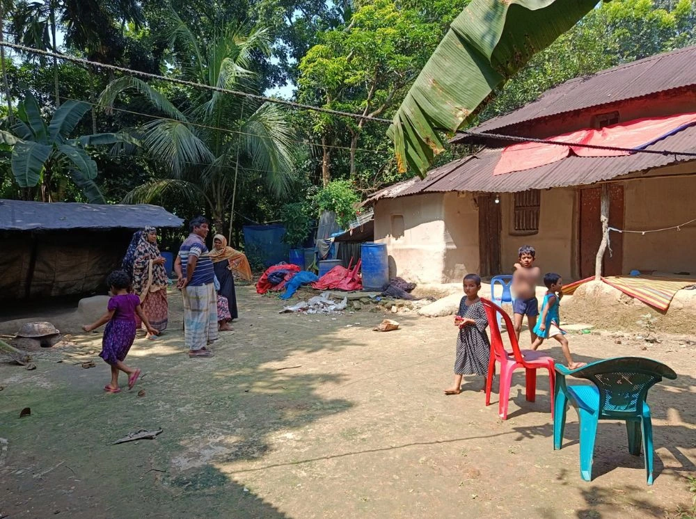 অন্তঃসত্ত্বা স্ত্রীকে হত্যার পর পাশে বসে ধূমপান করছিলেন স্বামী