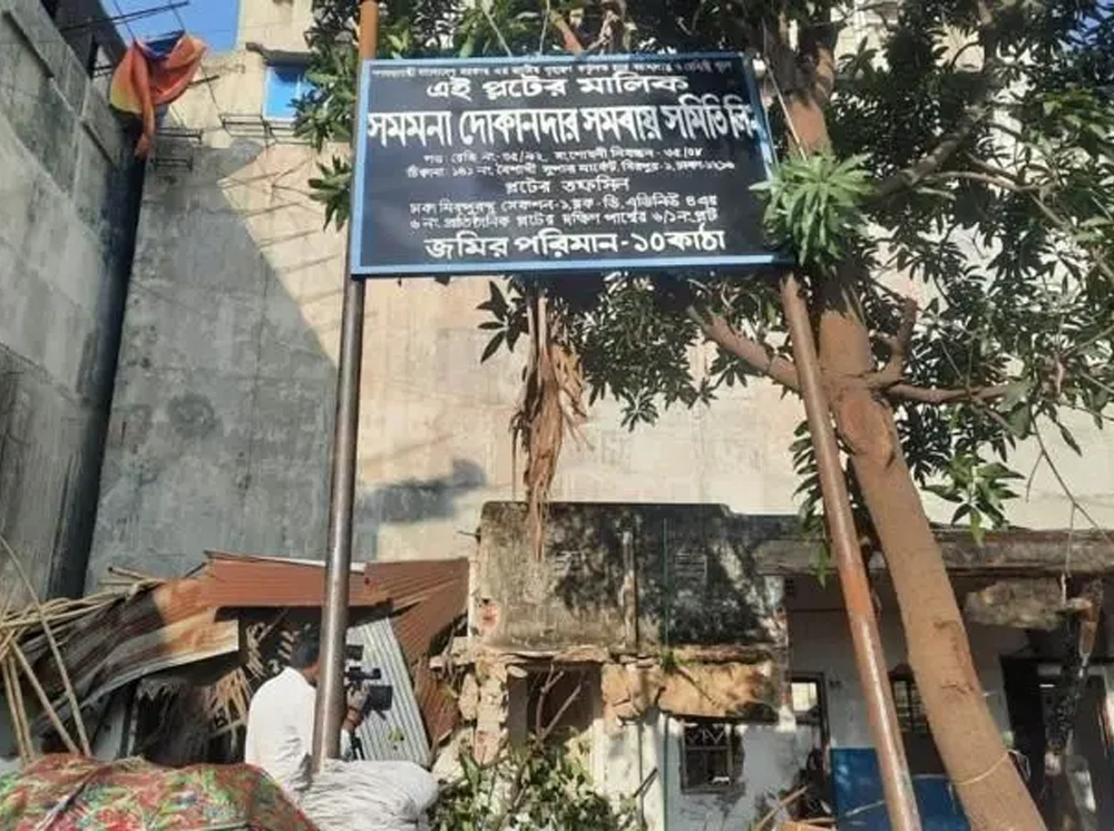 ‘চাঁদা না পেয়ে’ ট্রাক এনে লুটপাট; সরকার কেন চাঁদাবাজি-দখল থামাতে পারছে না?