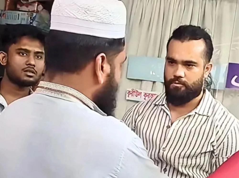 মাদ্রাসা শিক্ষককে চড়, শিশুটির জবানবন্দিতে যা জানা গেল