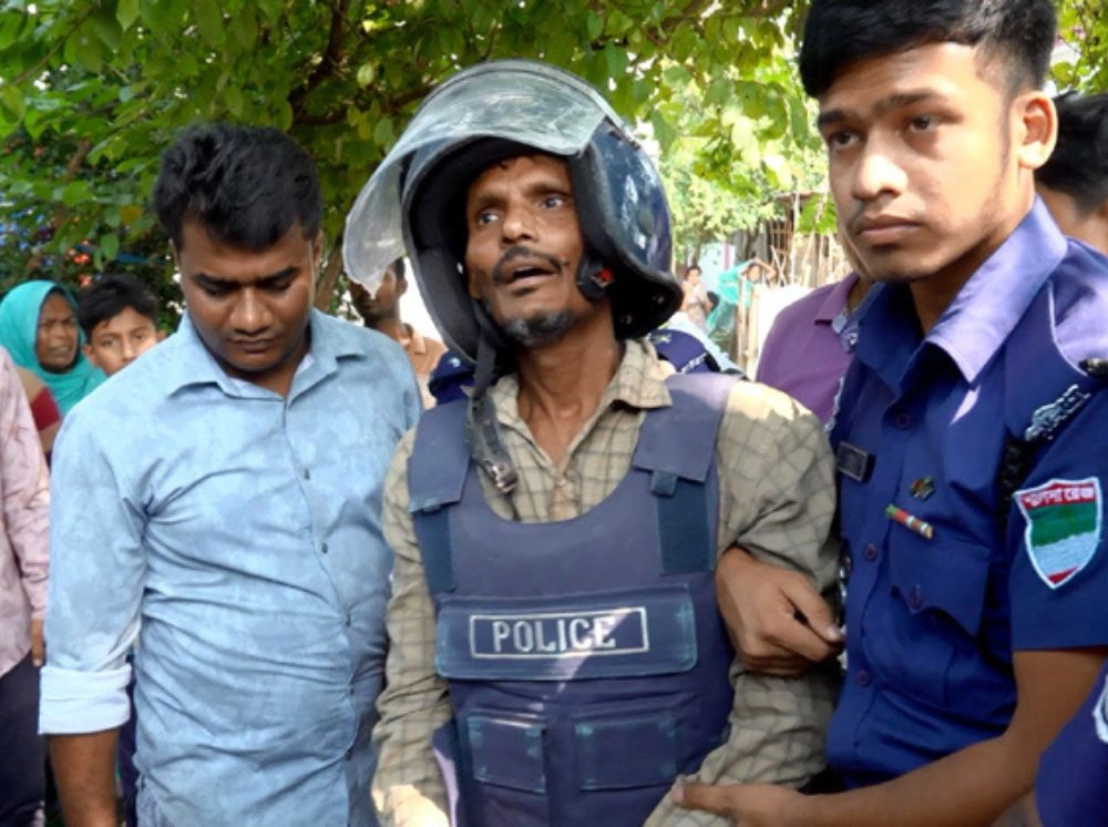 মেহেরপুরে বাবাকে হত্যার পর থানায় হাজির ছেলে