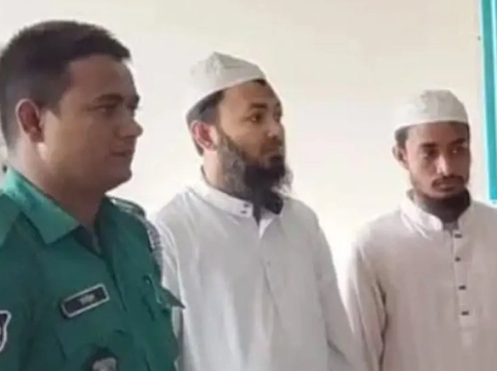 স্টোর রুমে নিয়ে ৮ বছরের শিশুকে যৌন নিপীড়ন, মাদ্রাসা শিক্ষক গ্রেফতার