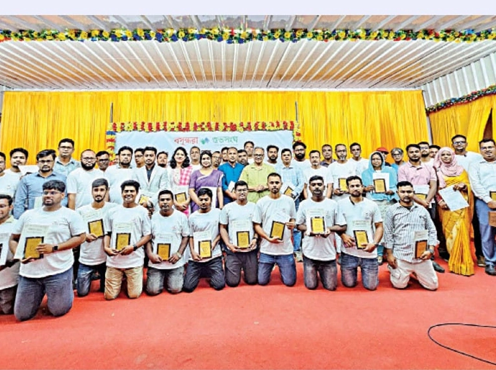 ‘চলি মানবতার সাথে’ প্রত্যয়ে একত্রিত দুই বিভাগের ১৬ জেলার শুভসংঘের বন্ধুরা