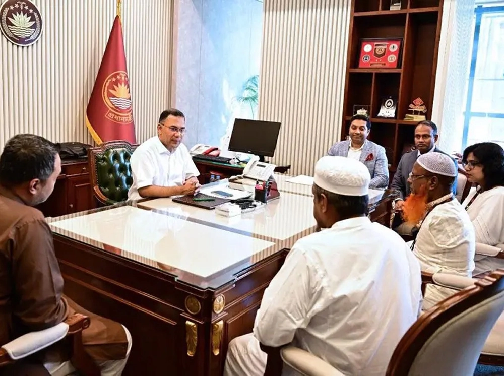 প্রধানমন্ত্রীর সাথে তিন অনুপ্রেরণাদায়ী ব্যক্তির সাক্ষাৎ